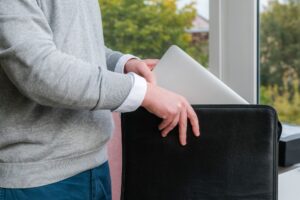 Jak usunąć folder, który nie daje się usunąć?