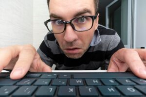 Plik wsadowy i XCOPY – co to jest i jak tworzyć skrypty?