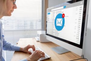 Plik PST – co to jest i jak zbackupować pocztę Outlook?