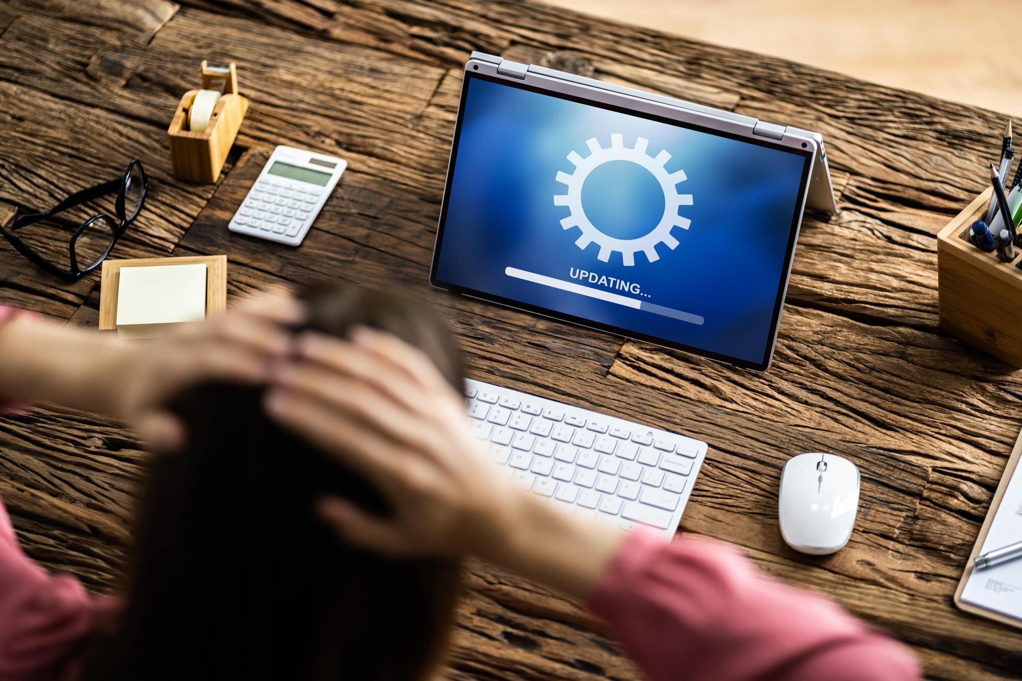 Aktualizacja oprogramowania sprzętowego laptopa przez Internet